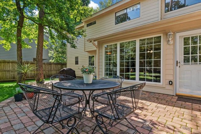 10 Cape Chestnut Drive, Spring, TX 77381