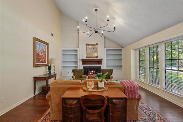 10 Cape Chestnut Drive, Spring, TX 77381