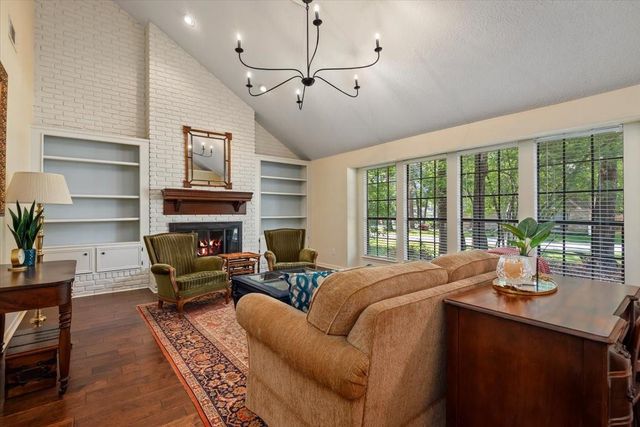 10 Cape Chestnut Drive, Spring, TX 77381
