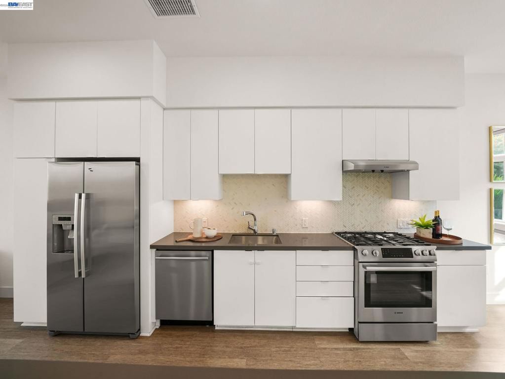 Image 8 of property listing at 3768 Capitol Ave 309B, Fremont, CA 94538