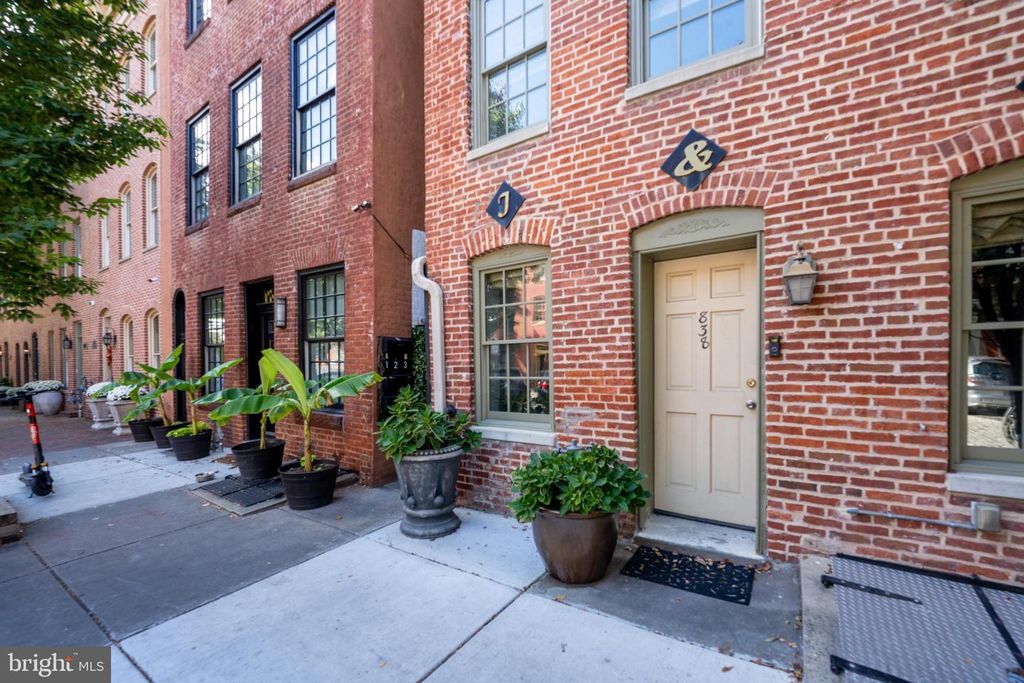 838 S BOND ST, Baltimore, MD 21231