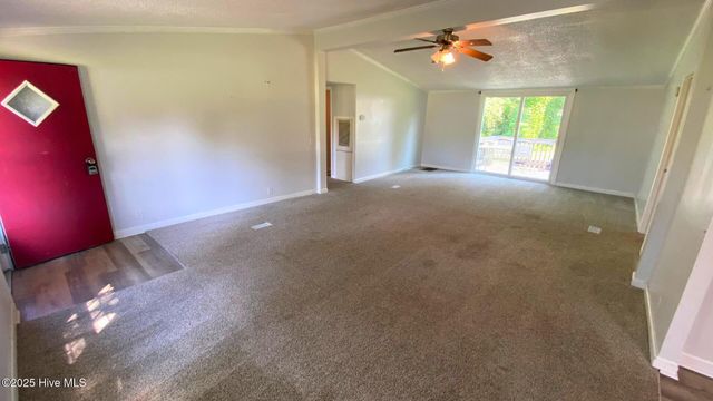 304 W Foy Street, Richlands, NC 28574