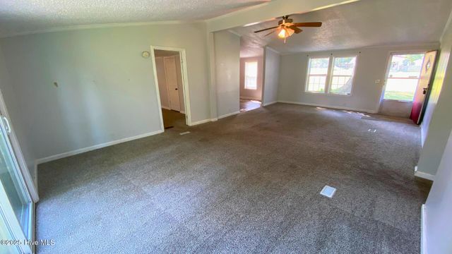 304 W Foy Street, Richlands, NC 28574