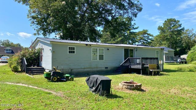 304 W Foy Street, Richlands, NC 28574