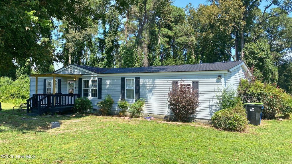 304 W Foy Street, Richlands, NC 28574