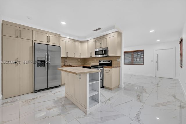 3147 SW 24th St 3149, Miami, FL 33133