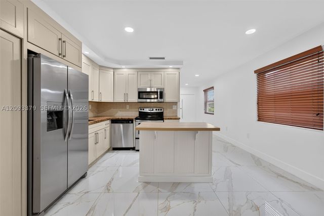 3147 SW 24th St 3149, Miami, FL 33133