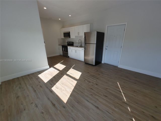 1629 SW 6th St 12, Miami, FL 33135