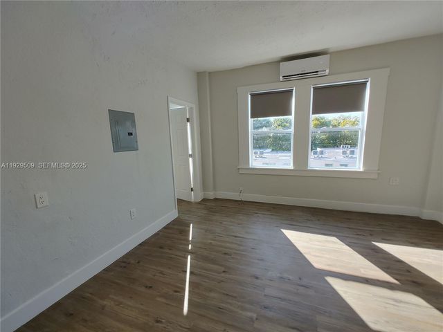 1629 SW 6th St 12, Miami, FL 33135