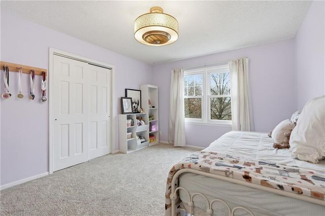 8221 Park Street, Lenexa, KS 66215