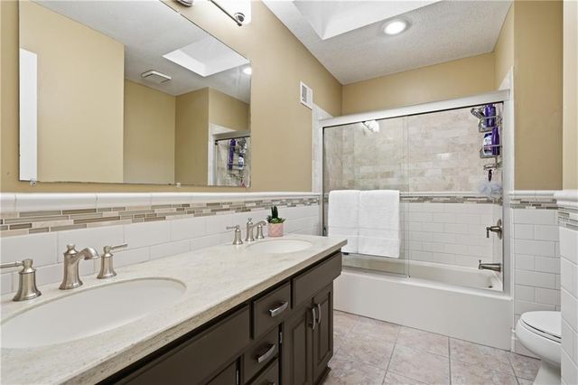 8221 Park Street, Lenexa, KS 66215