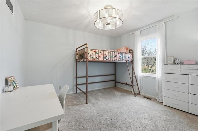 8221 Park Street, Lenexa, KS 66215