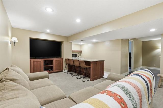 8221 Park Street, Lenexa, KS 66215