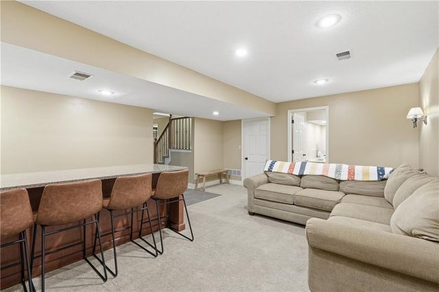 8221 Park Street, Lenexa, KS 66215