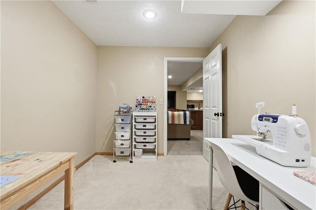 8221 Park Street, Lenexa, KS 66215