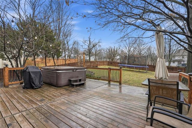 8221 Park Street, Lenexa, KS 66215