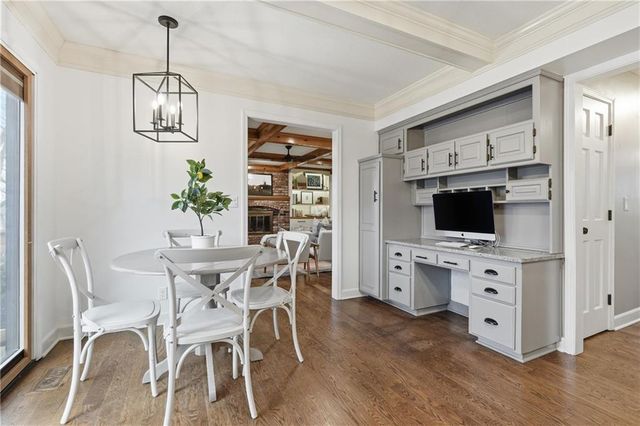 8221 Park Street, Lenexa, KS 66215