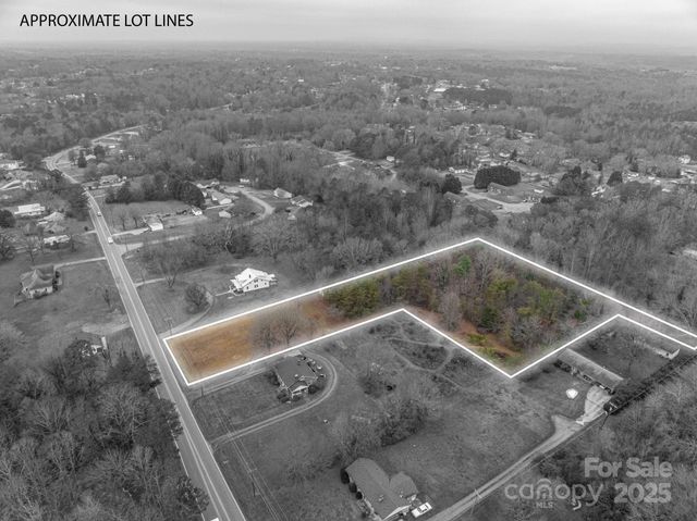 00 Kool Park Road NE 1, Hickory, NC 28601