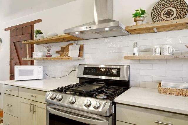 166 Sandia View Road, Corrales, NM 87048