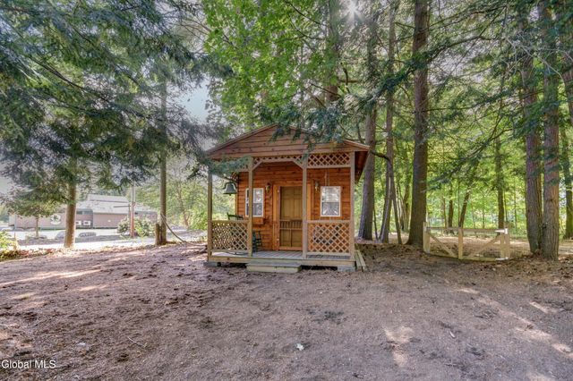 134 Lincoln Avenue, Northampton, NY 12134