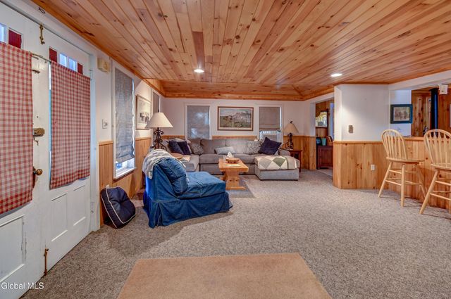 134 Lincoln Avenue, Northampton, NY 12134