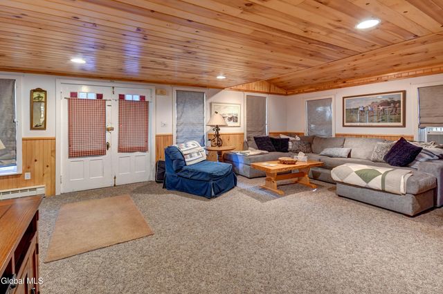 134 Lincoln Avenue, Northampton, NY 12134