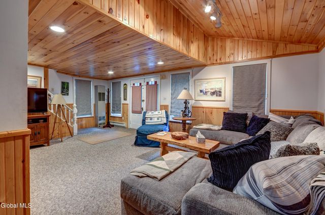 134 Lincoln Avenue, Northampton, NY 12134