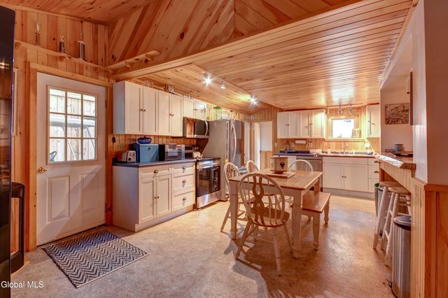 134 Lincoln Avenue, Northampton, NY 12134