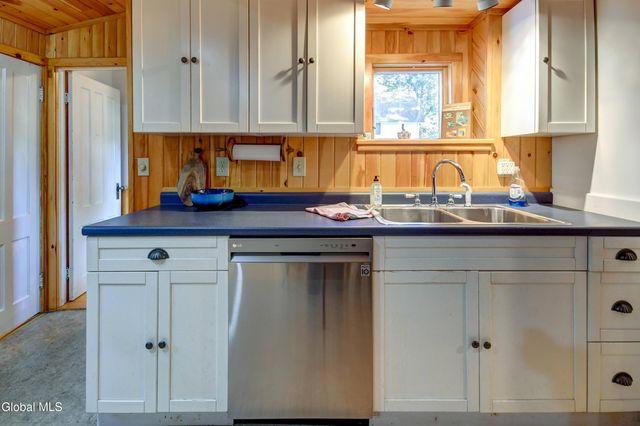 134 Lincoln Avenue, Northampton, NY 12134