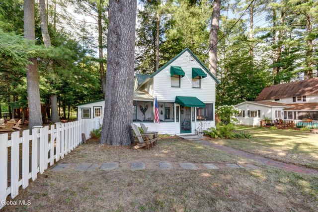 134 Lincoln Avenue, Northampton, NY 12134