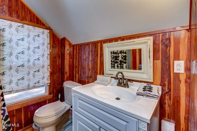 134 Lincoln Avenue, Northampton, NY 12134