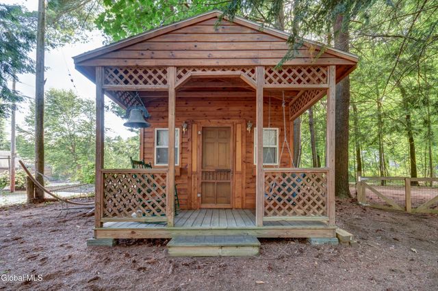 134 Lincoln Avenue, Northampton, NY 12134