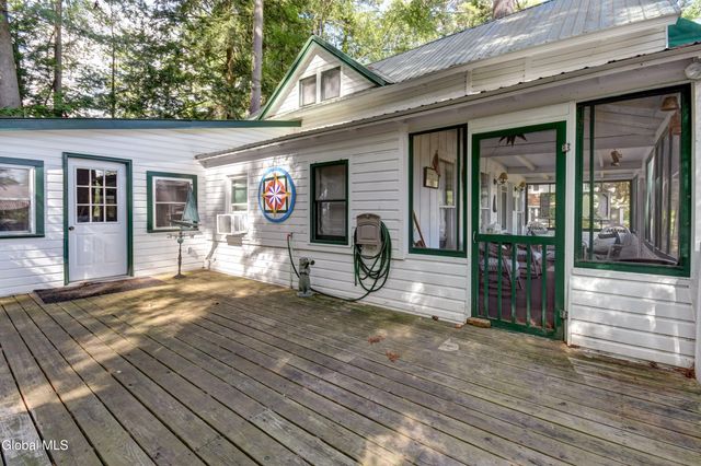 134 Lincoln Avenue, Northampton, NY 12134