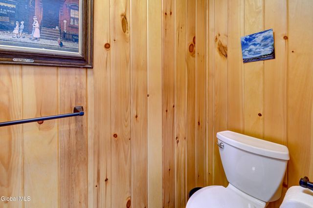 134 Lincoln Avenue, Northampton, NY 12134