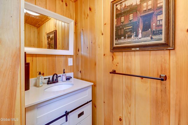 134 Lincoln Avenue, Northampton, NY 12134