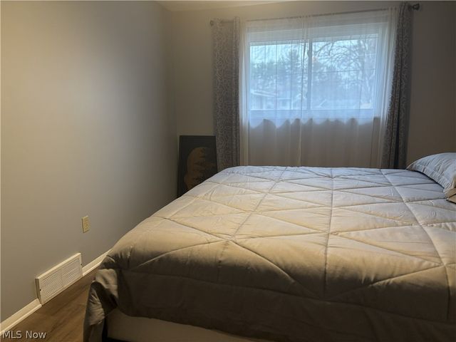 236 Northfield Drive, Elyria, OH 44035