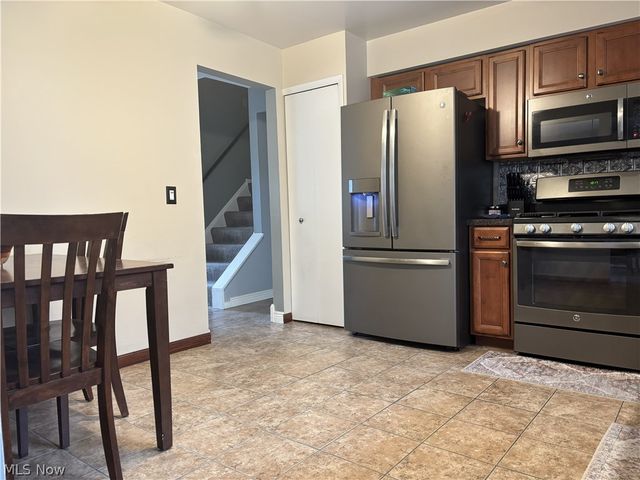 236 Northfield Drive, Elyria, OH 44035