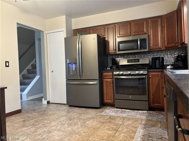 236 Northfield Drive, Elyria, OH 44035