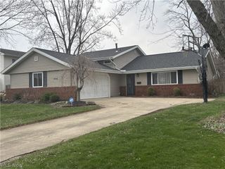236 Northfield Drive, Elyria, OH 44035