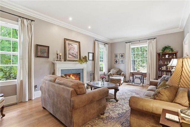 691 Dixon Drive, Gainesville, GA 30501