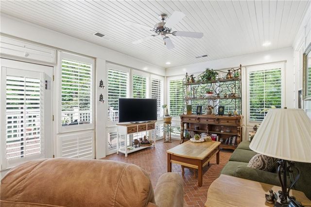691 Dixon Drive, Gainesville, GA 30501