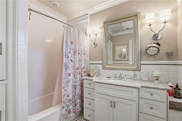 691 Dixon Drive, Gainesville, GA 30501