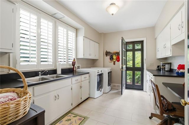 691 Dixon Drive, Gainesville, GA 30501