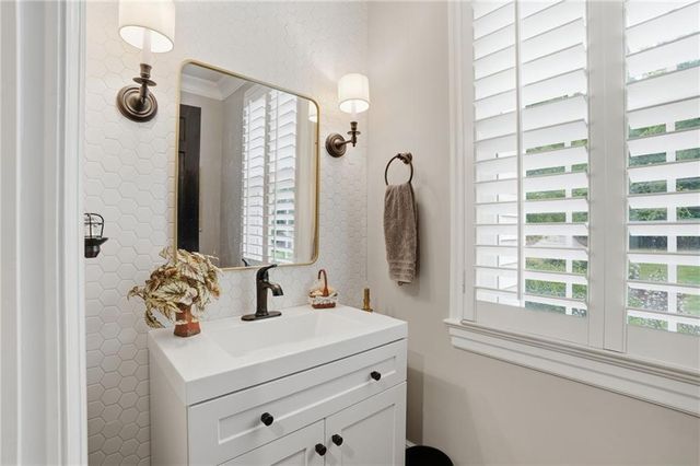 691 Dixon Drive, Gainesville, GA 30501