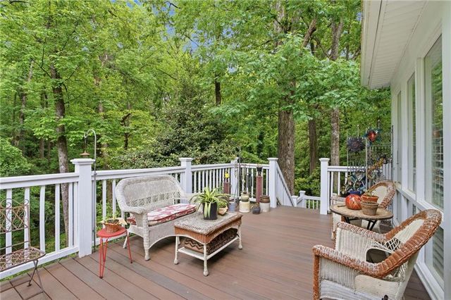 691 Dixon Drive, Gainesville, GA 30501