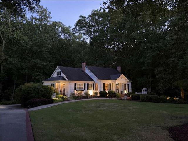 691 Dixon Drive, Gainesville, GA 30501