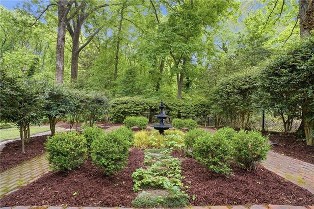 691 Dixon Drive, Gainesville, GA 30501