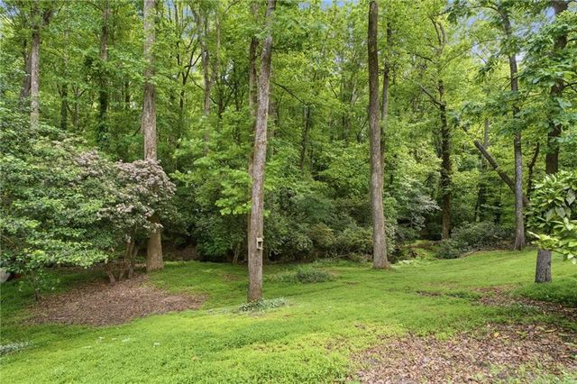 691 Dixon Drive, Gainesville, GA 30501