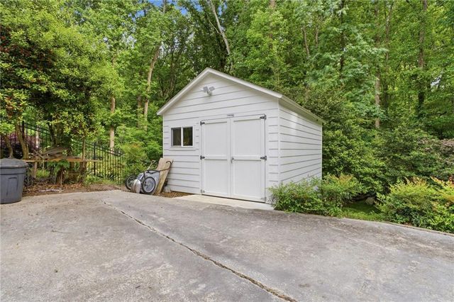 691 Dixon Drive, Gainesville, GA 30501