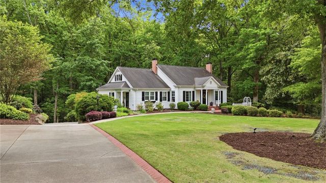 691 Dixon Drive, Gainesville, GA 30501